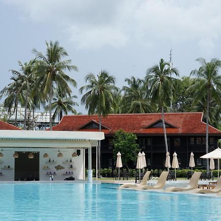 Pelangi Beach Resort And Spa لانكاوي المظهر الخارجي الصورة The swimming pool at the resort