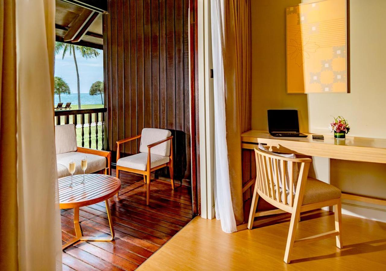 Pelangi Beach Resort And Spa لانكاوي المظهر الخارجي الصورة A room at the resort