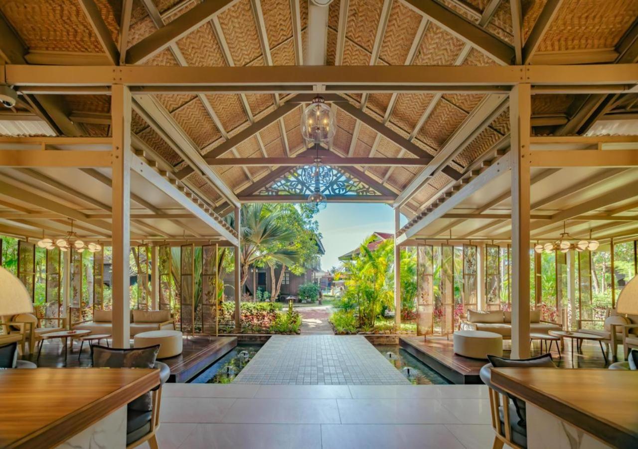 Pelangi Beach Resort And Spa لانكاوي المظهر الخارجي الصورة The interior of the hotel