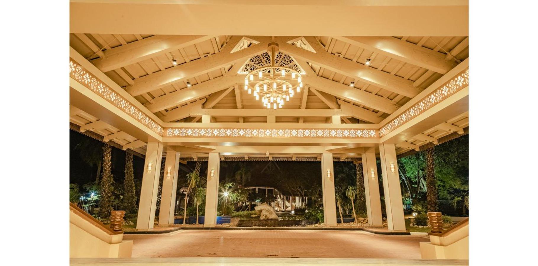 Pelangi Beach Resort And Spa لانكاوي المظهر الخارجي الصورة The lobby of the Royal Thai Suite