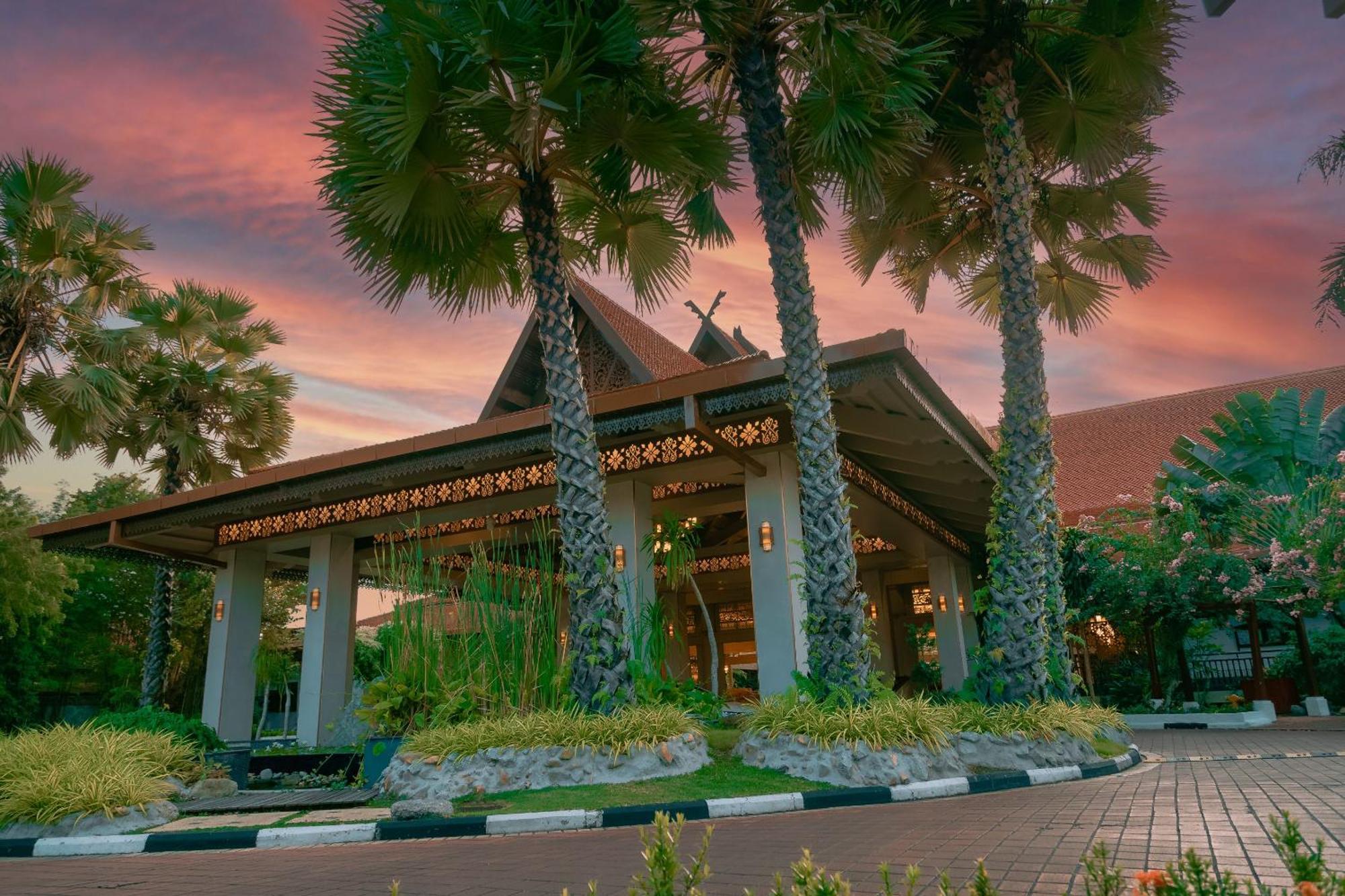 Pelangi Beach Resort And Spa لانكاوي المظهر الخارجي الصورة The Royal Thai Police Museum