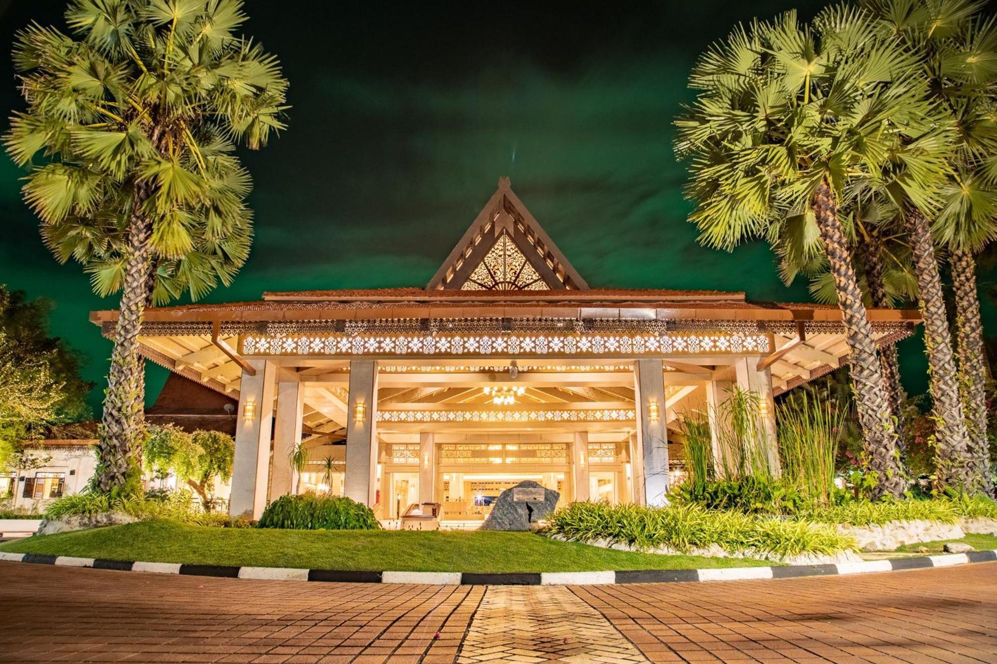 Pelangi Beach Resort And Spa لانكاوي المظهر الخارجي الصورة The Royal Thai Hotel