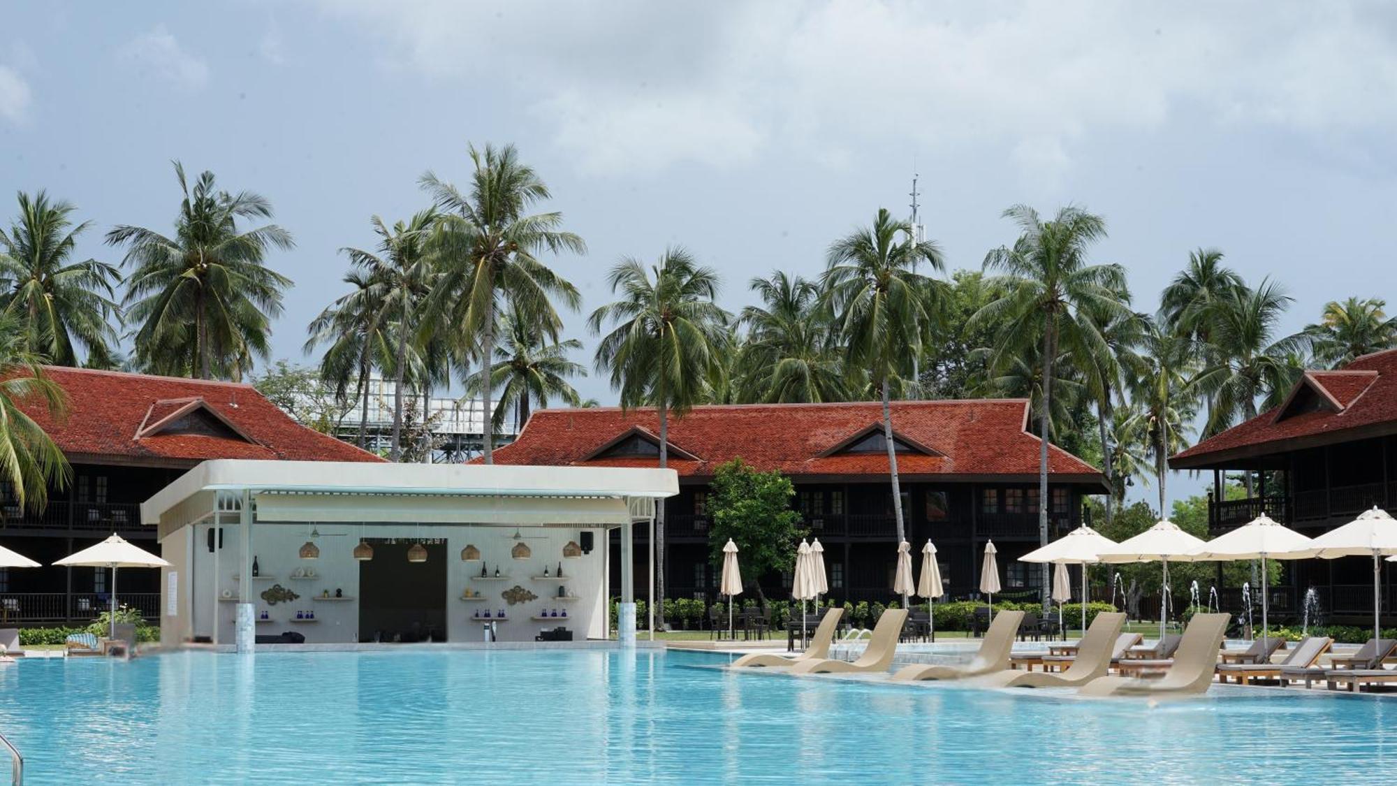 Pelangi Beach Resort And Spa لانكاوي المظهر الخارجي الصورة The swimming pool at the resort